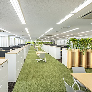 大阪本社 7階執務室の拡大写真を見る